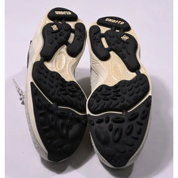 Nike x Undefeated Phantom Sneakers Style HV4847-001 in Black - Picture 8 of 10